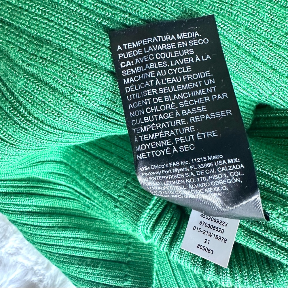 White House Black Market Green Sleeveless Ribbed V-Neck Tank w/Snap Accents. Med - Picture 9 of 9
